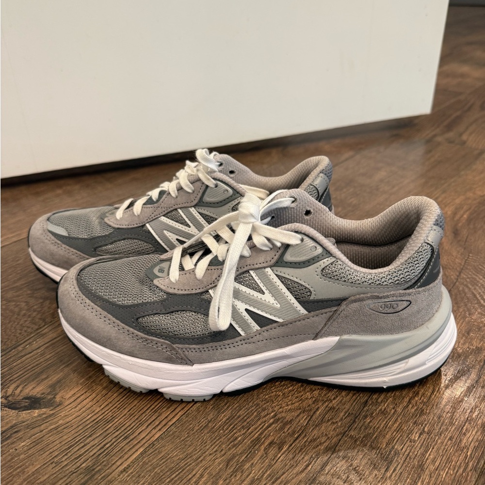 New Balance 990v6